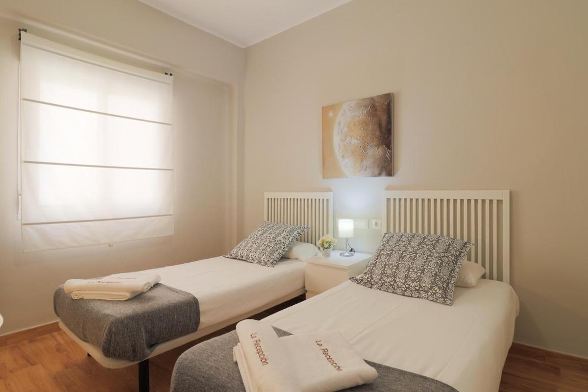 C102 - Huge And Stylish 5 Bedroom By The Center مالقة المظهر الخارجي الصورة