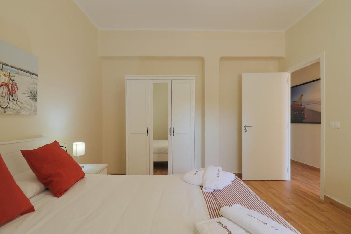C102 - Huge And Stylish 5 Bedroom By The Center مالقة المظهر الخارجي الصورة